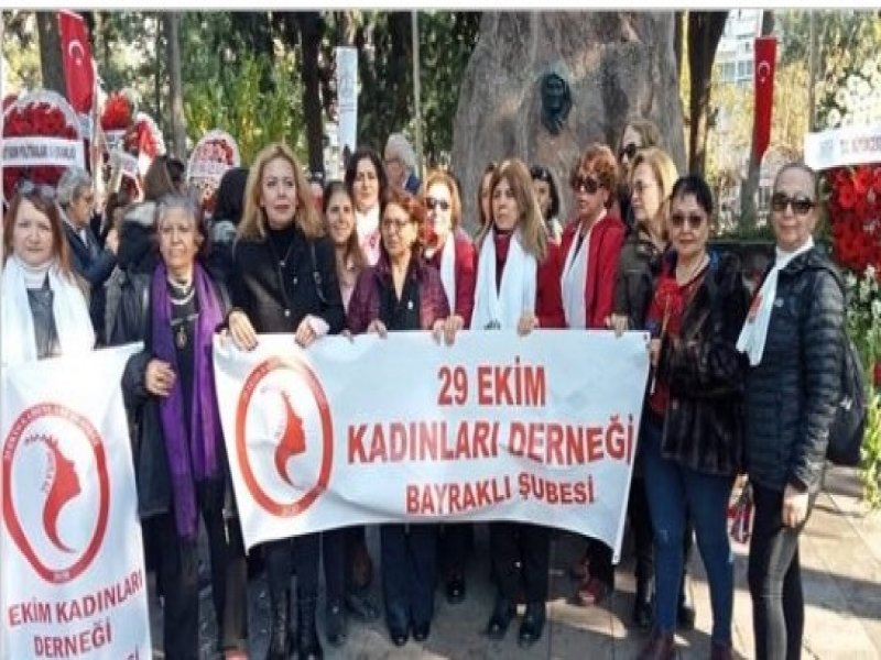 29 Ekim Kadınları Derneği Bayraklı